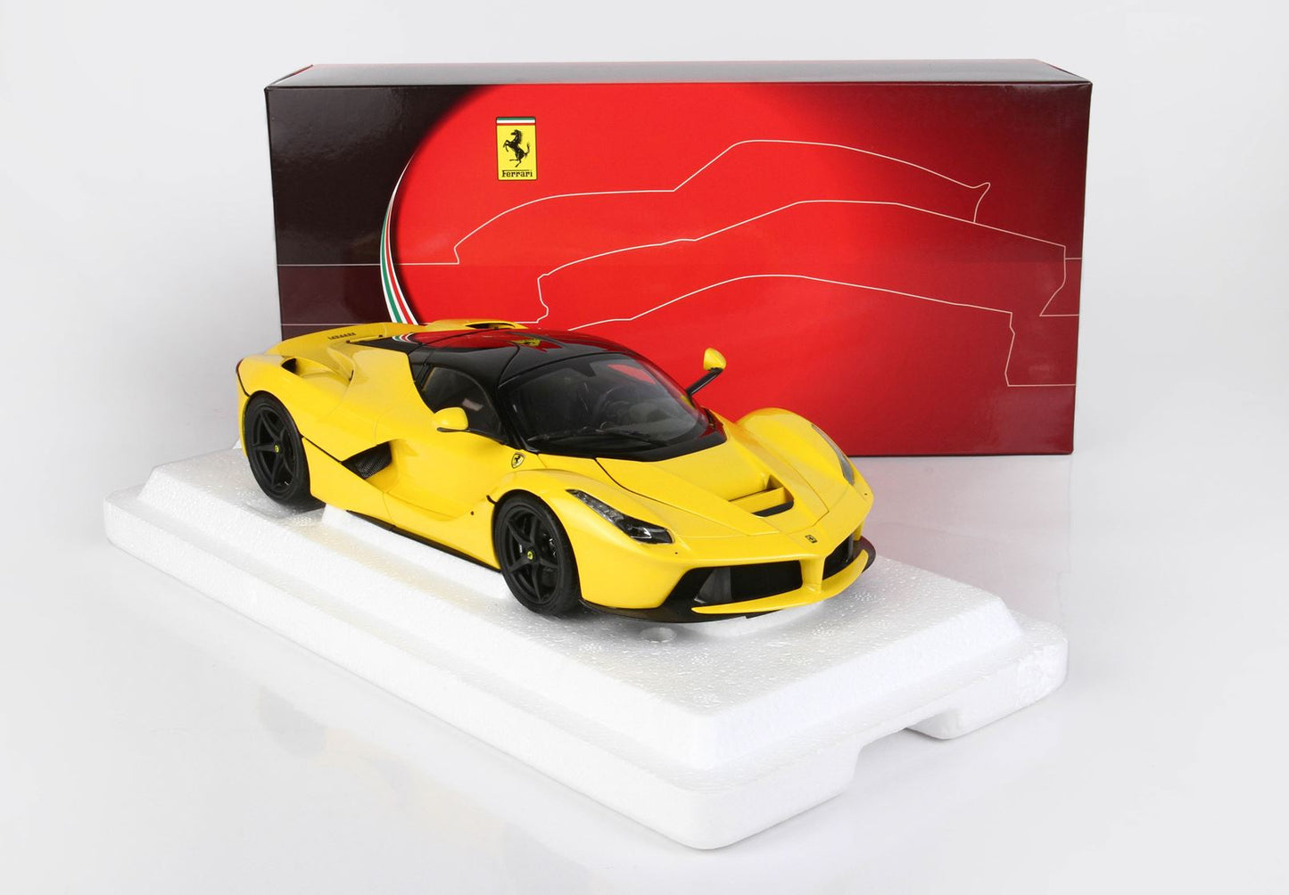 BBR 1/18 Ferrari LaFerrari DIE CAST Yellow Modena With Matt Black Wheels