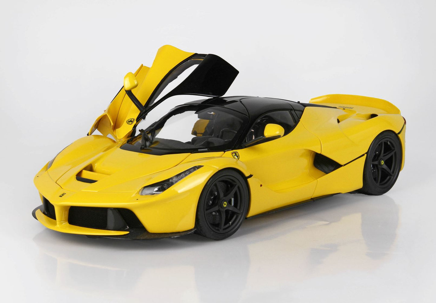 BBR 1/18 Ferrari LaFerrari DIE CAST Yellow Modena With Matt Black Wheels