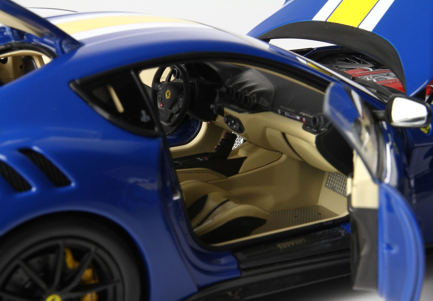BBR 1/18 Ferrari F12 TDF Azzurro Dino- Fully open Diecast