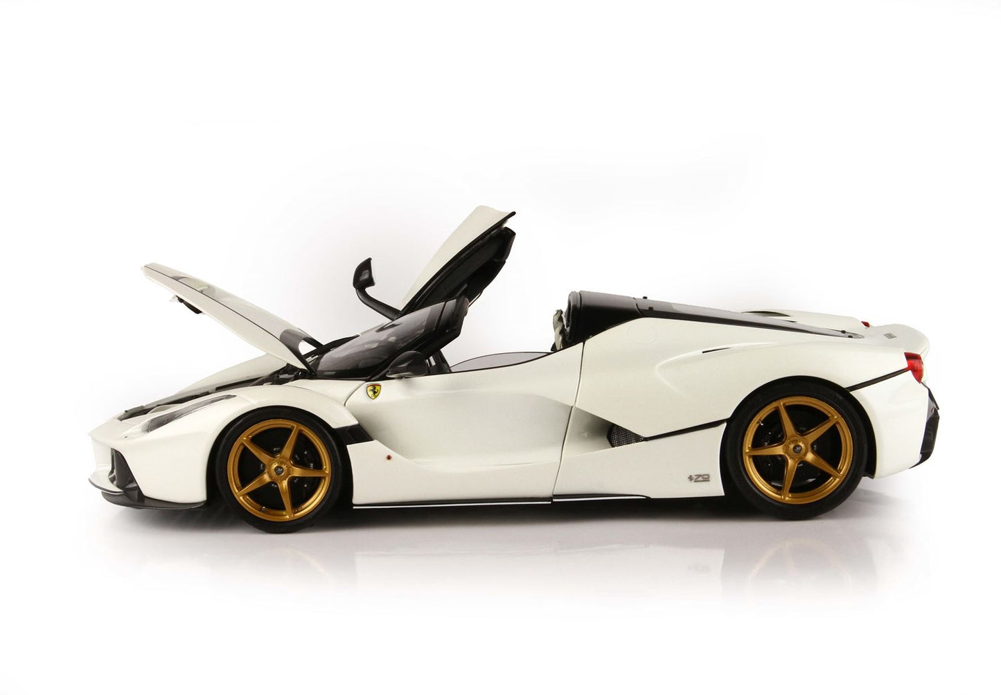 BBR 1/18 Ferrari LaFerrari APERTA Juventina Tailor Made- limited 74pcs