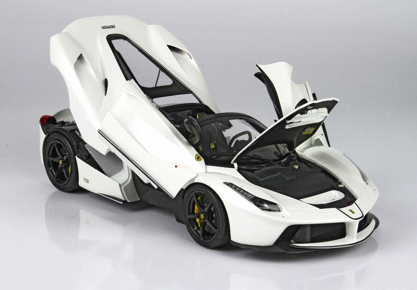 BBR 1/18 Ferrari LaFerrari APERTA Avus White- limited 48pcs -fully open diecast