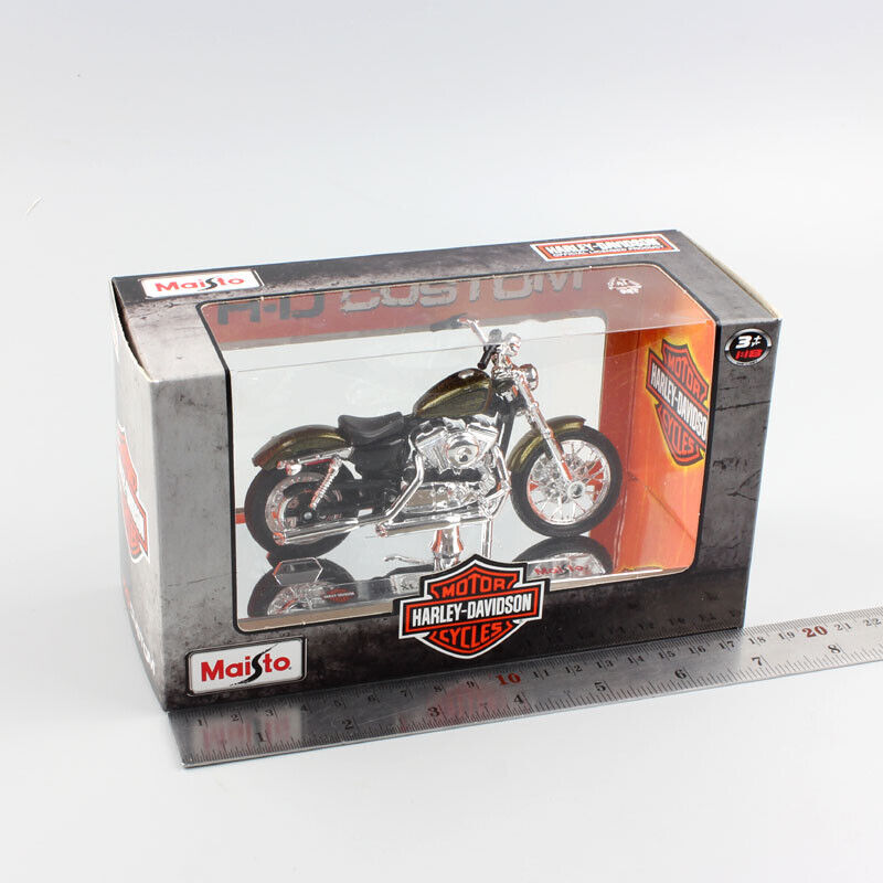 1/18 Maisto 2012 Harley-Davidson XL1200V Seventy-Two Model Motorcycle Red