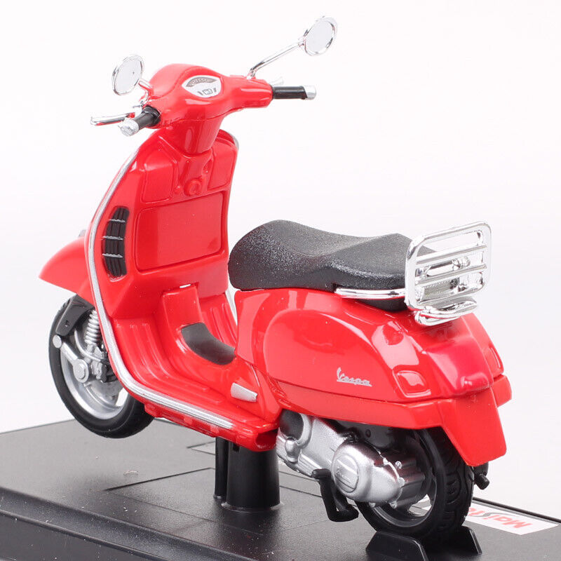 Maisto 1/18 Scale Vespa GTS 300 2017 Scooter motorcycle diecast model Red