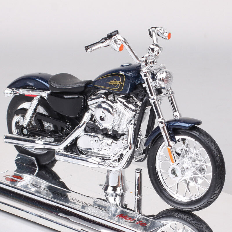 1/18 Maisto 2012 Harley XL 1200V SEVENTY-TWO 72 Model Motorcycle Chorme Blue