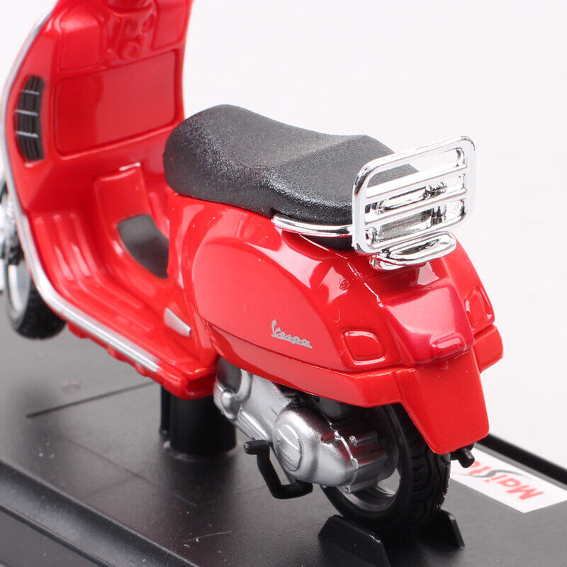 Maisto 1/18 Scale Vespa GTS 300 2017 Scooter motorcycle diecast model Red