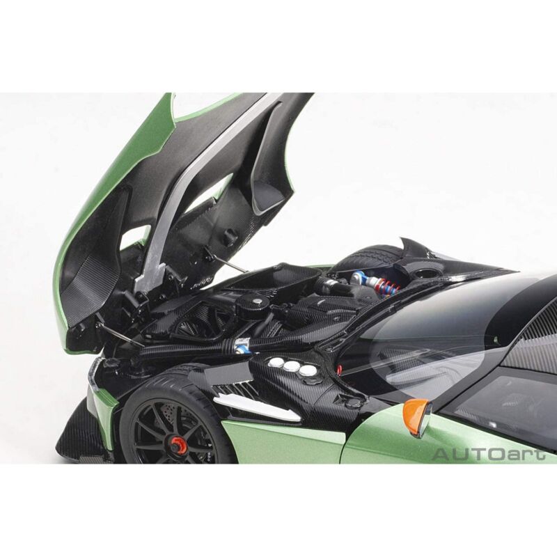1/18 AUTOart Aston Martin Vulcan in Apple Tree Green 70263