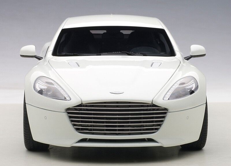 1/18 Autoart 2015 ASTON MARTIN RAPIDE S STRATOS WHITE