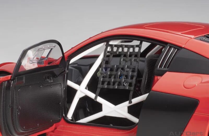 Autoart Audi R8 LMS 1:18 Model Car Plain Color Version Red 81601