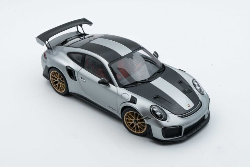 1/18 AUTOART Porsche 911 (991.2) GT2 RS Weissach Package Silver