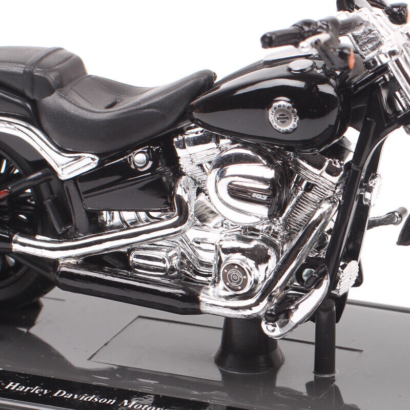 1/18 Maisto 2016 MY Harley Softail Breakout Motorcycle Diecast Bike
