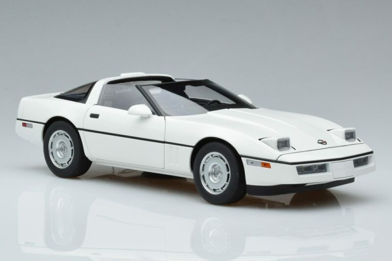 1/18 AUTOart Chevrolet Corvette C4 White 71243