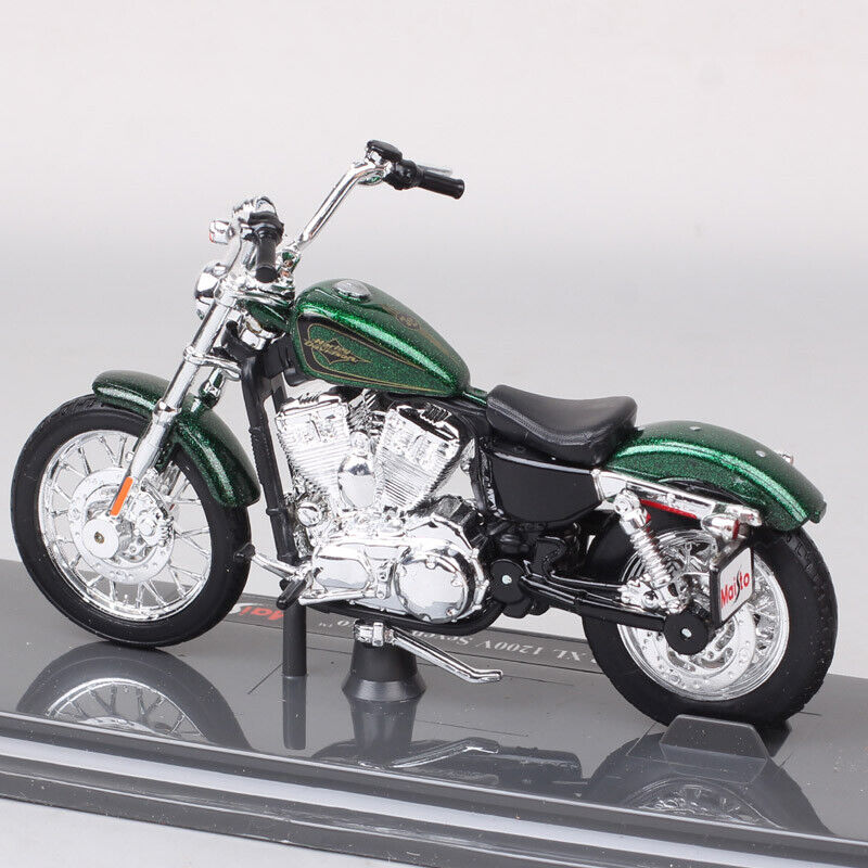 1/18 Maisto 2012 Harley XL 1200V SEVENTY-TWO 72 Model Motorcycle Chorme Green