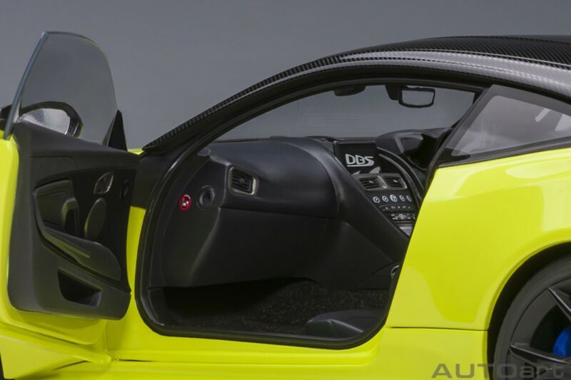 1/18 Autoart Aston Martin DBS Superleggera Lime Essence