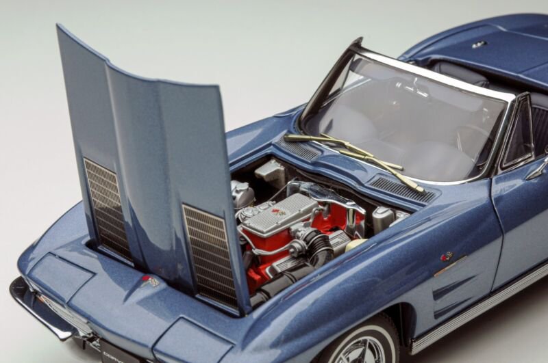 1/18 AUTOart Chevrolet Corvette C2 Sting Ray Convertible 1963 71192