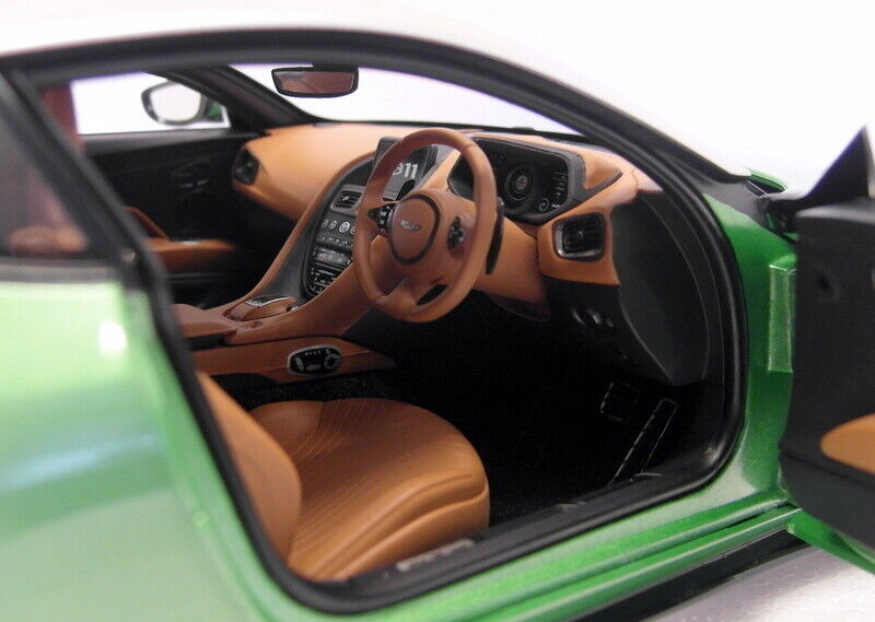 1/18 Autoart Aston Martin DB11 Appletree Green 70269