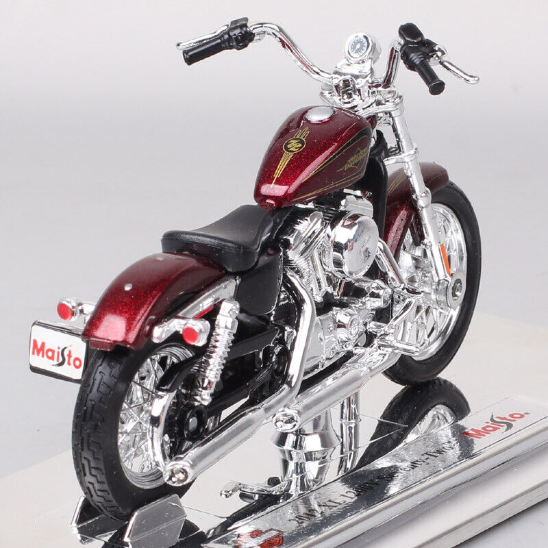 1/18 Maisto 2012 Harley-Davidson XL1200V Seventy-Two Model Motorcycle Red
