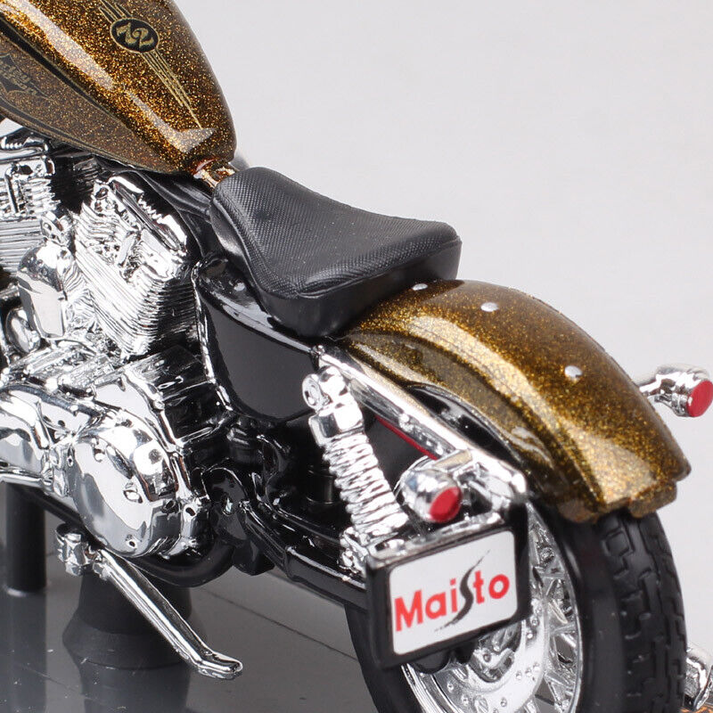1/18 Maisto 2013 Harley XL 1200V 72 SEVENTY-TWO Model Motorcycle Chorme Gold