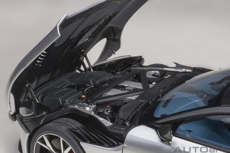 1/18 Autoart Aston Martin DBS Superleggera Lightning Silver