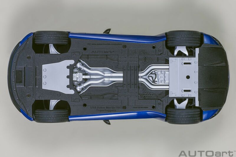 1/18 Autoart Aston Martin DBS Superleggera Zaffre Blue