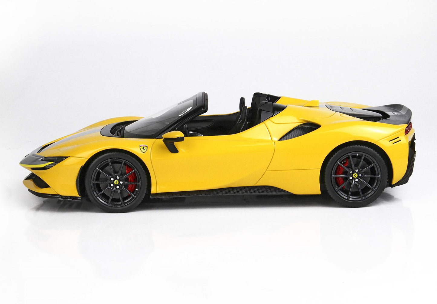 BBR 1/18 Ferrari SF90 Spider PACK FIORANO Giallo Modena-Black Seats- Resin Car Model limited 24 Pieces
