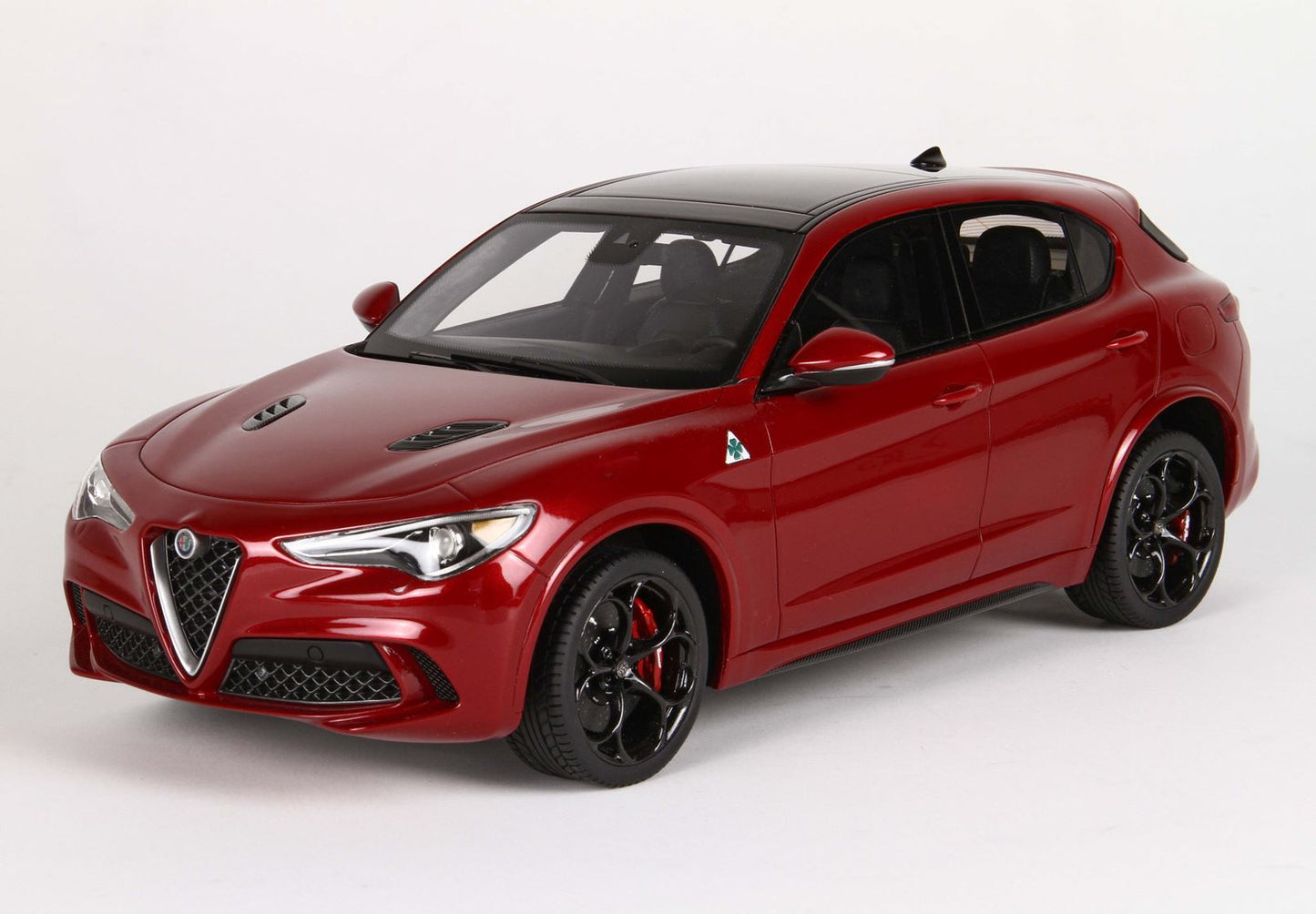 BBR 1/18 Alfa Romeo Stelvio Quadrifoglio- Rosso Competizione with Showcase - Resin Model