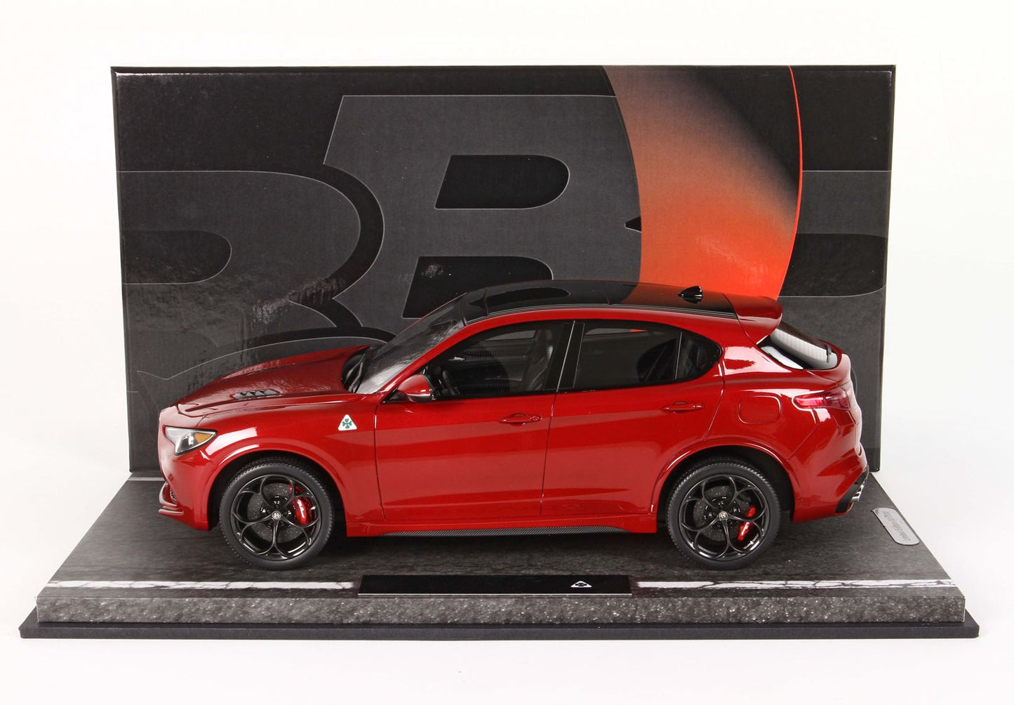BBR 1/18 Alfa Romeo Stelvio Quadrifoglio- Rosso Competizione with Showcase - Resin Model