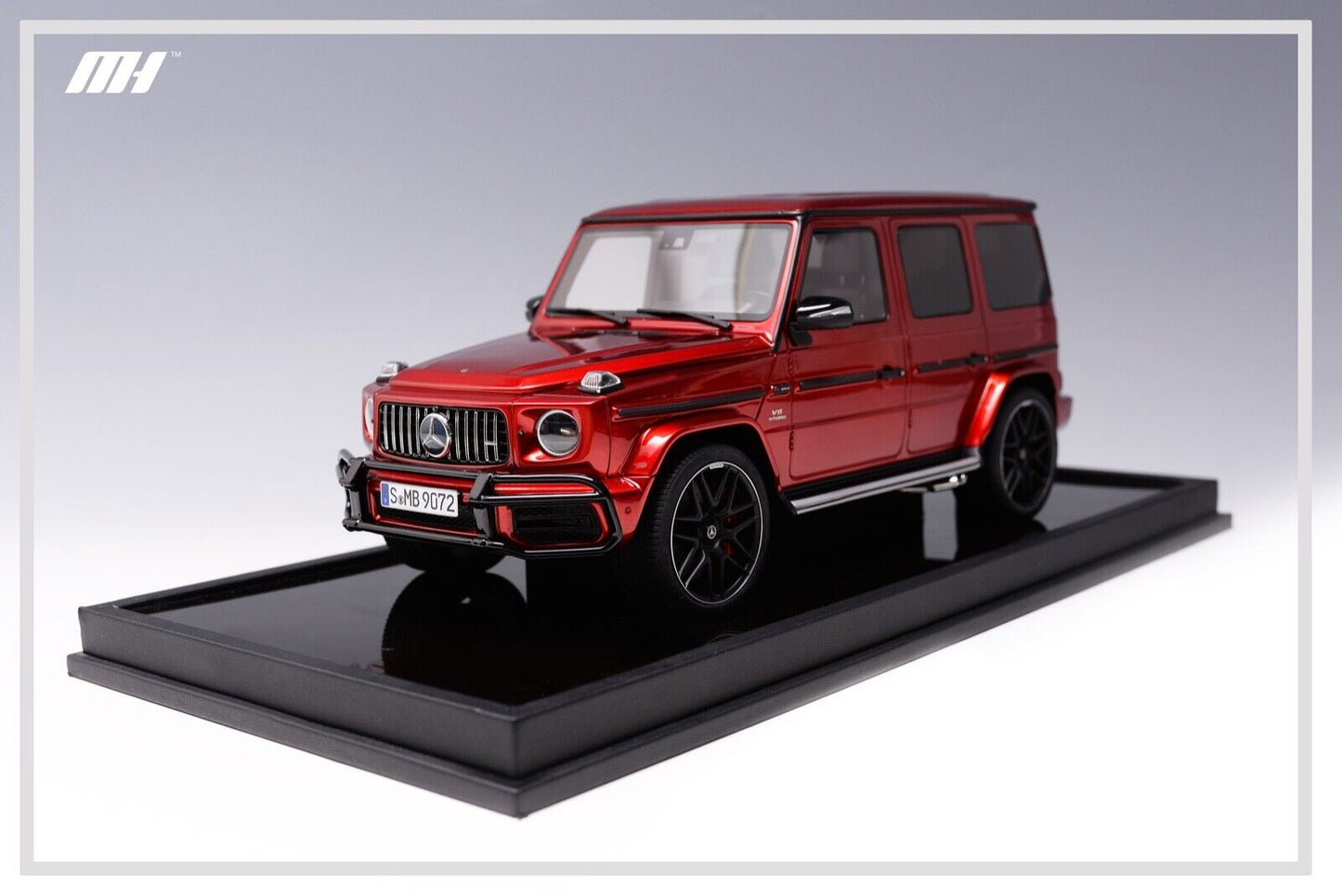 MotorHelix 1/18 Mercedes Benz AMG G63 - Ruby Red Limited 66 pcs - Resin Model