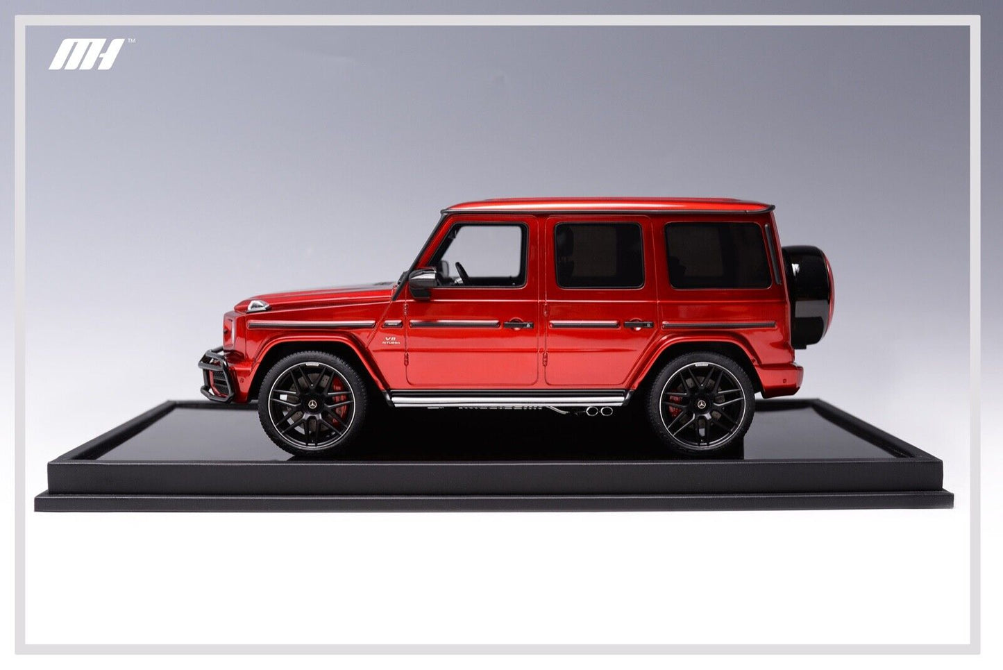 MotorHelix 1/18 Mercedes Benz AMG G63 - Ruby Red Limited 66 pcs - Resin Model