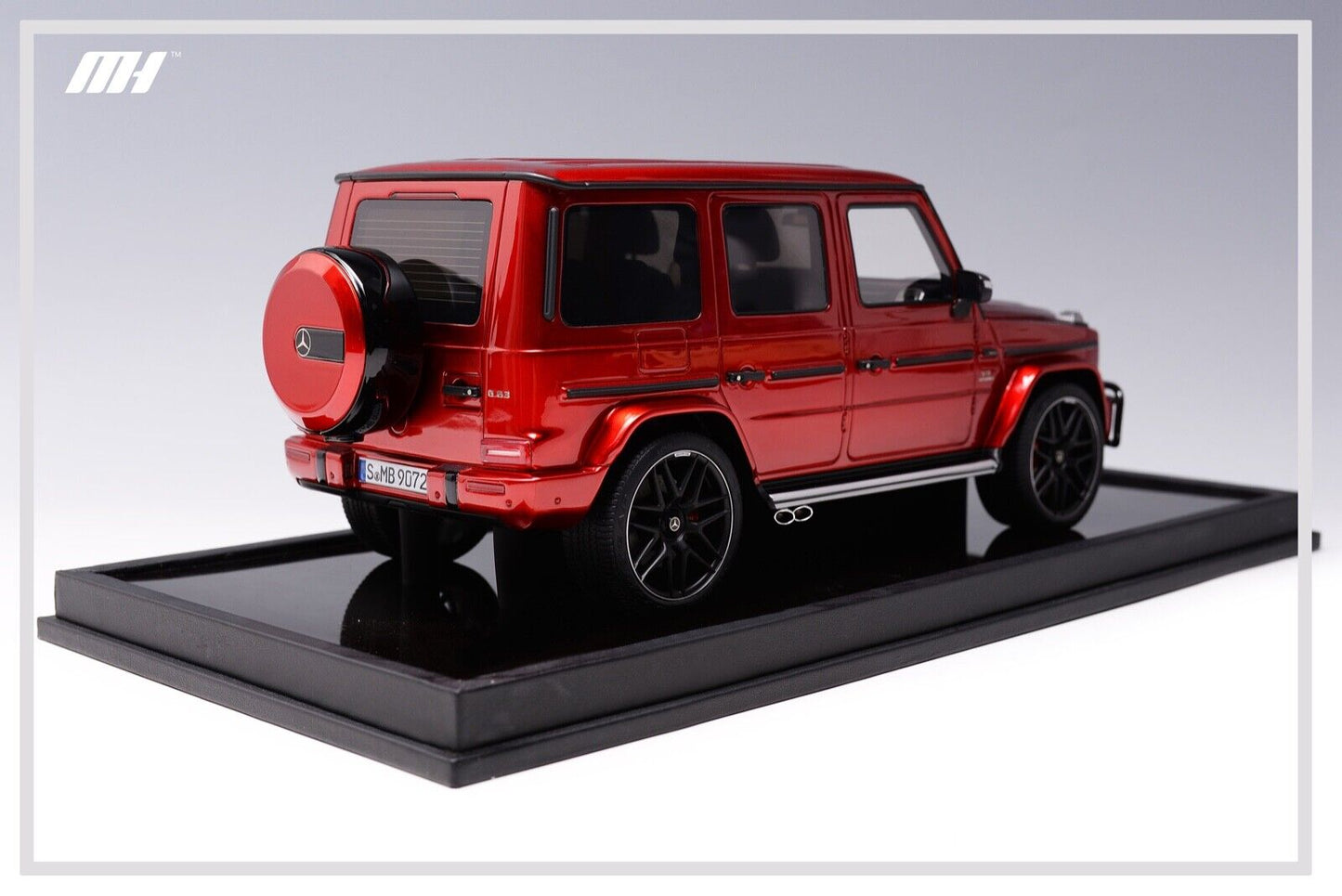 MotorHelix 1/18 Mercedes Benz AMG G63 - Ruby Red Limited 66 pcs - Resin Model