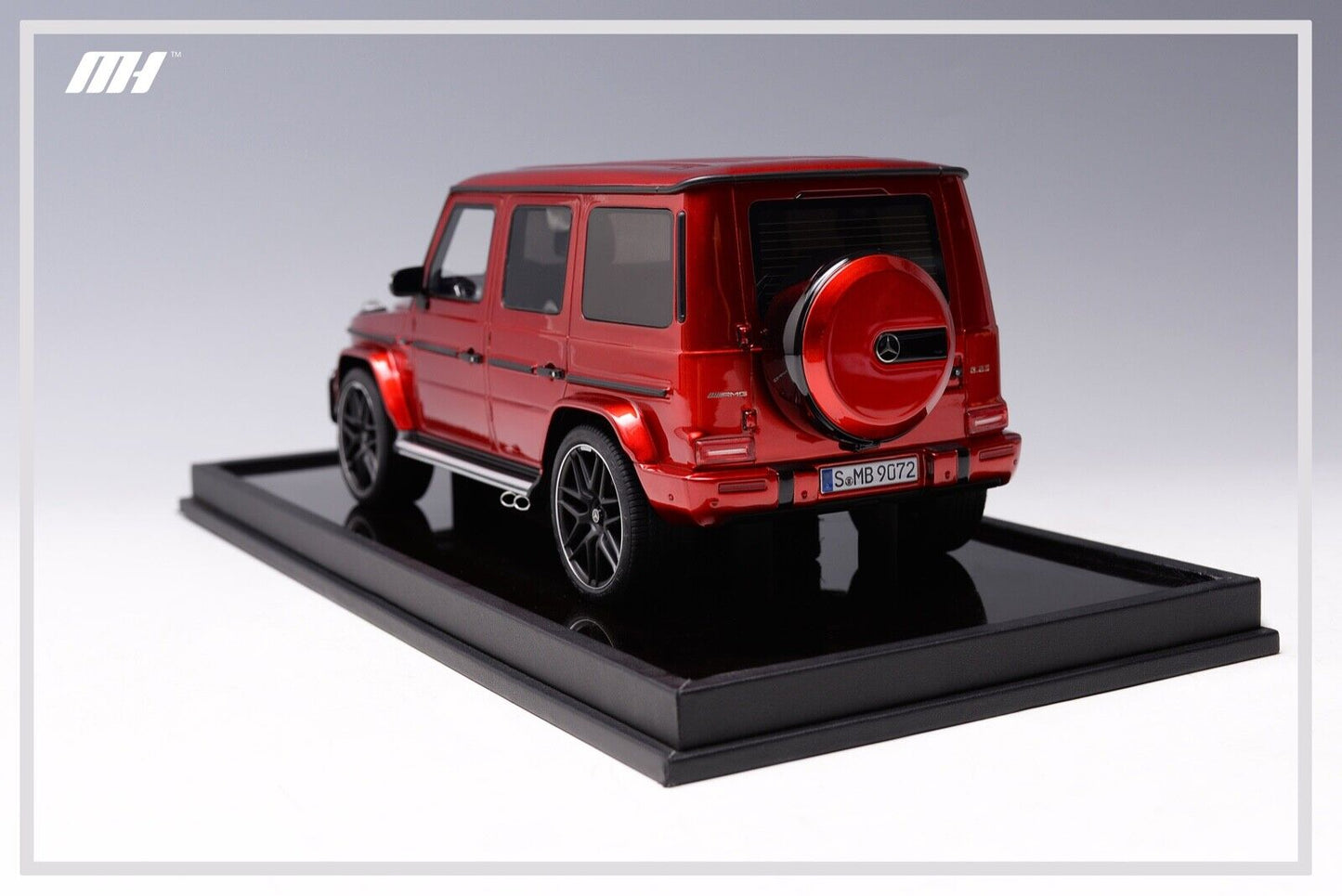 MotorHelix 1/18 Mercedes Benz AMG G63 - Ruby Red Limited 66 pcs - Resin Model