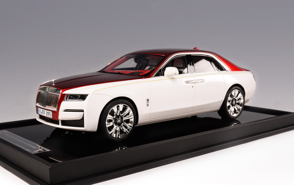Timothy & Pierre 1/18 Rolls Royce Phantom Ghost Extended Body 30 pieces - Resin Model