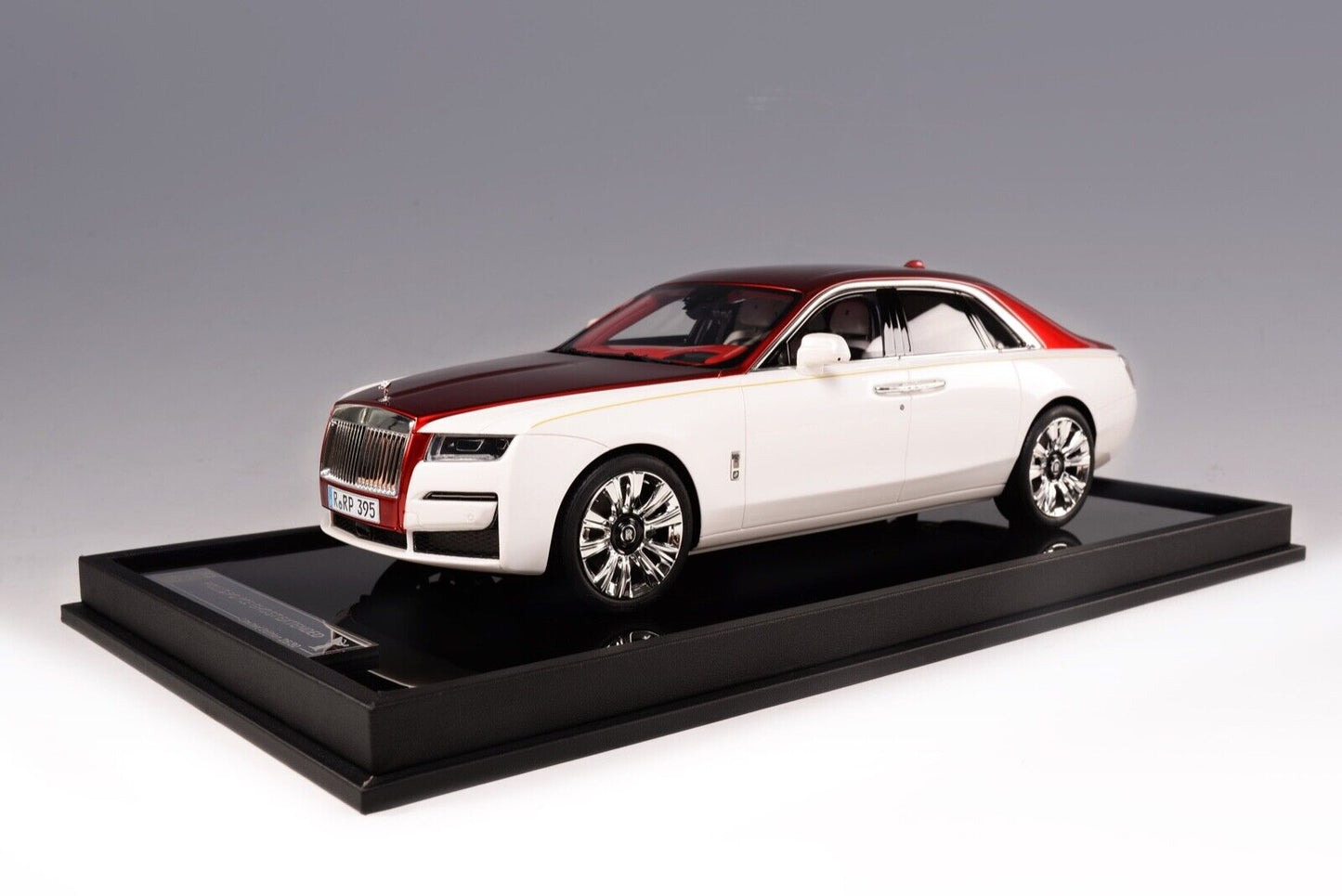 Timothy & Pierre 1/18 Rolls Royce Phantom Ghost Extended Body 30 pieces - Resin Model