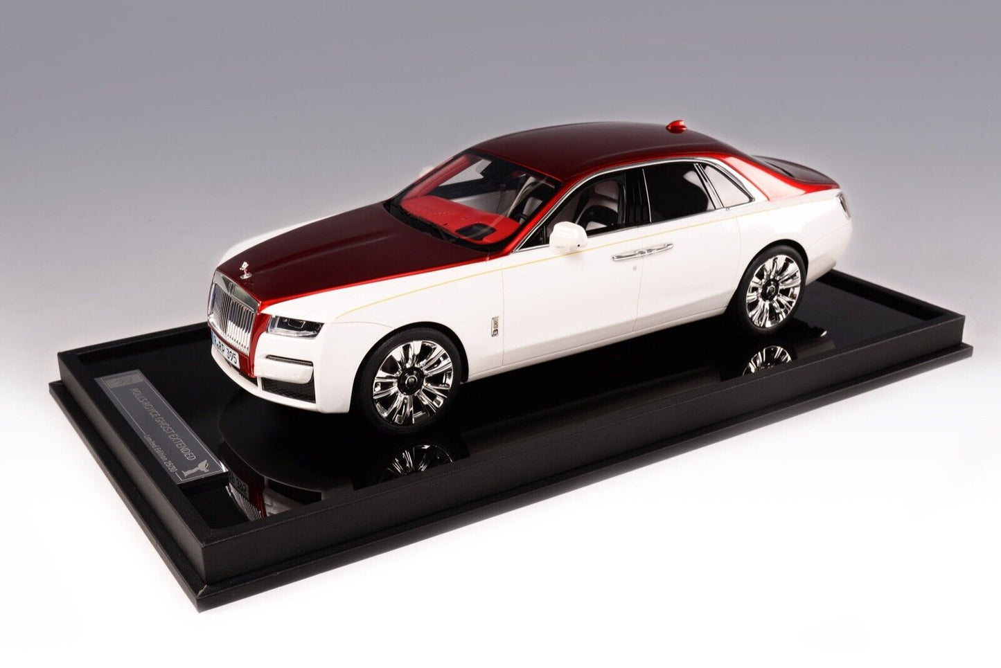 Timothy & Pierre 1/18 Rolls Royce Phantom Ghost Extended Body 30 pieces - Resin Model