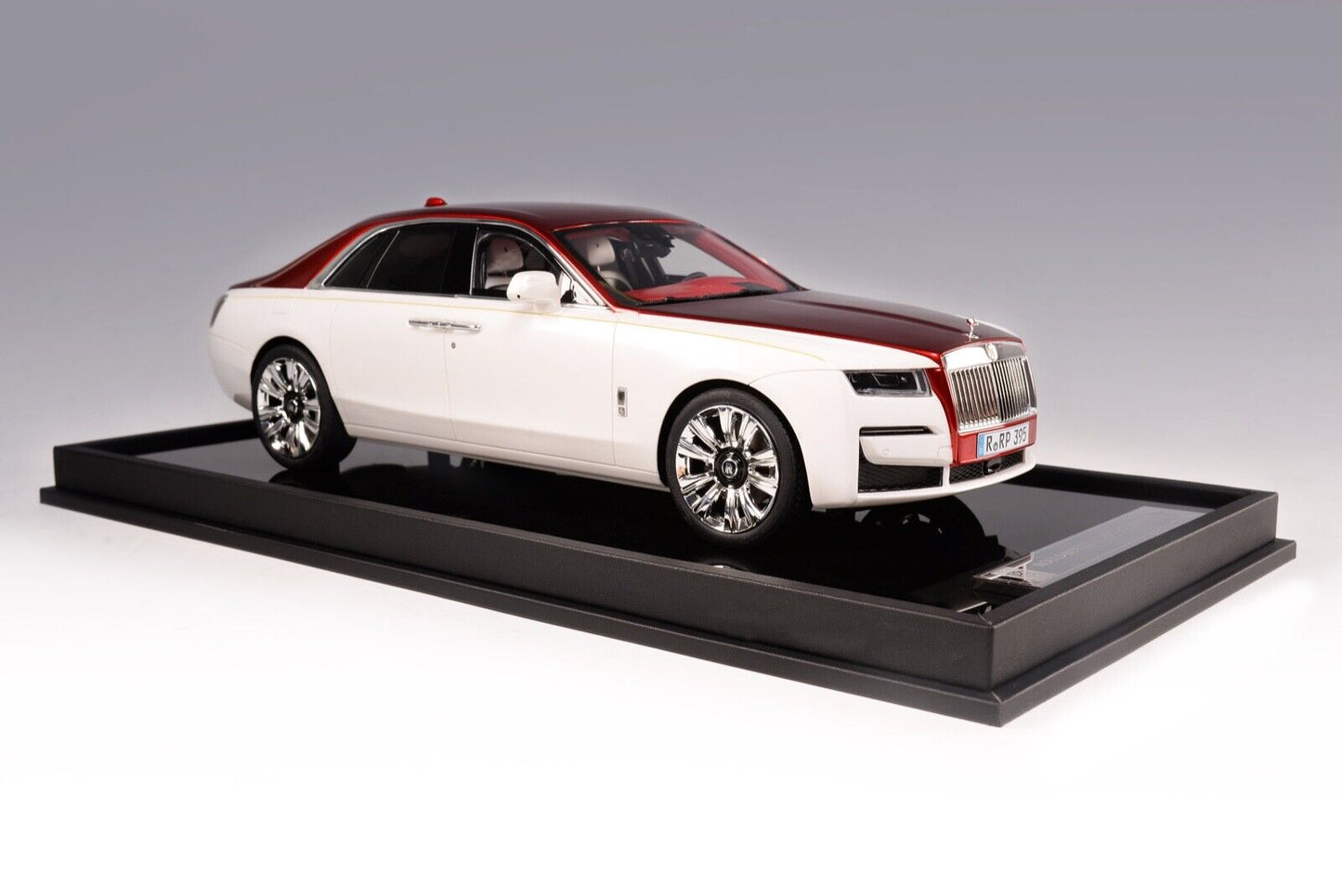 Timothy & Pierre 1/18 Rolls Royce Phantom Ghost Extended Body 30 pieces - Resin Model
