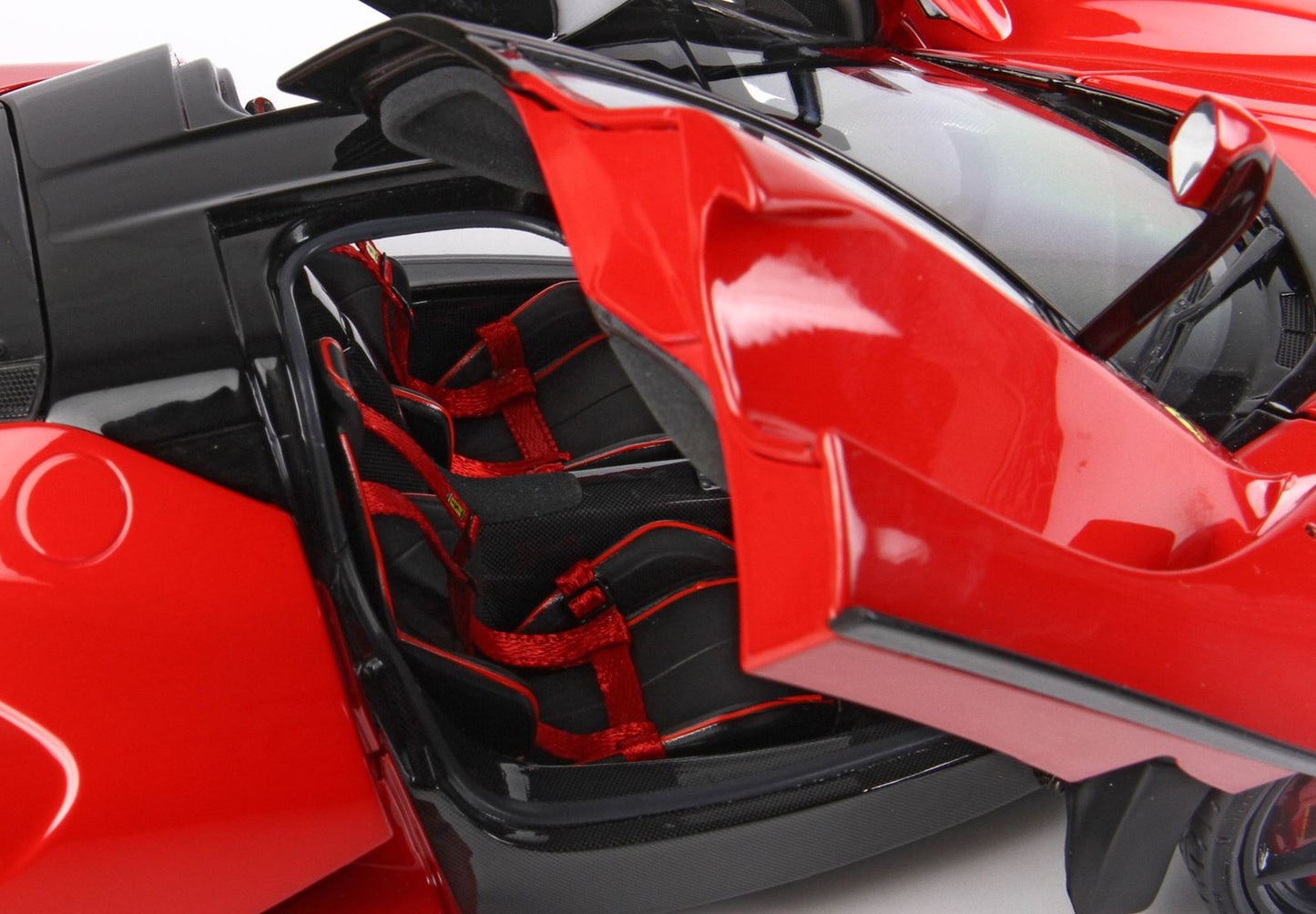BBR 1/18 Ferrari LaFerrari DIE CAST Red Corsa 322 - 5 POINTS SAFETY BELT