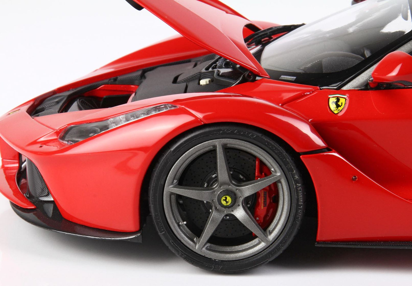 BBR 1/18 Ferrari LaFerrari DIE CAST Red Corsa 322 - grey roof- 70pcs limited