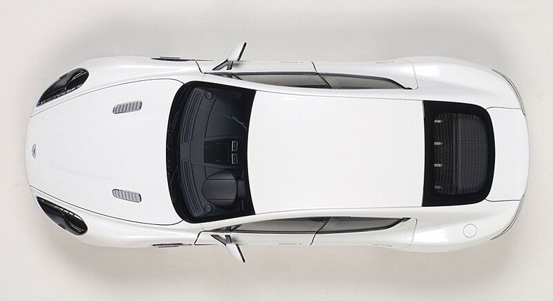 1/18 Autoart 2015 ASTON MARTIN RAPIDE S STRATOS WHITE