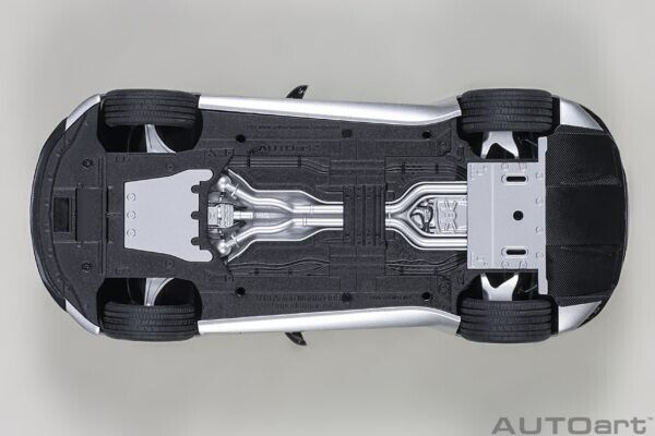 1/18 Autoart Aston Martin DBS Superleggera Lightning Silver