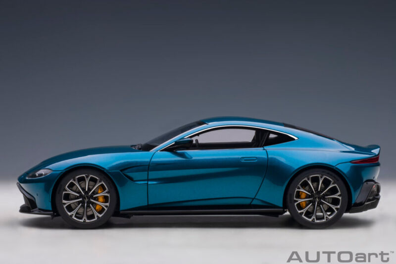 1/18 AUTOart Aston Martin Vantage Zaffre Blue 70278