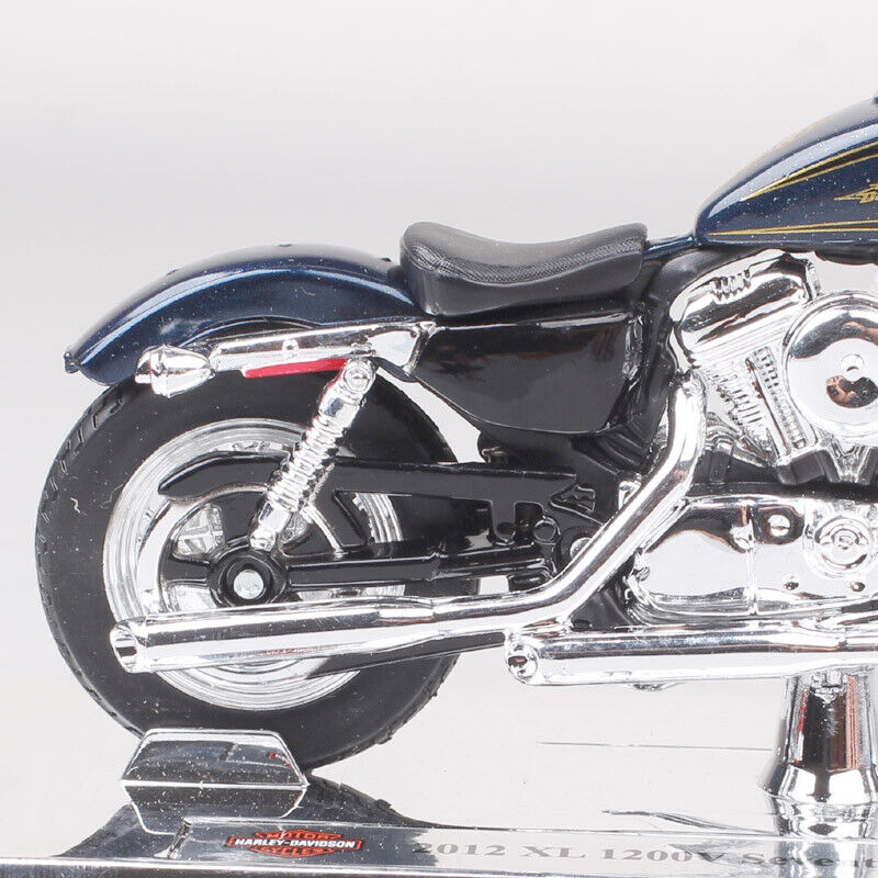 1/18 Maisto 2012 Harley XL 1200V SEVENTY-TWO 72 Model Motorcycle Chorme Blue