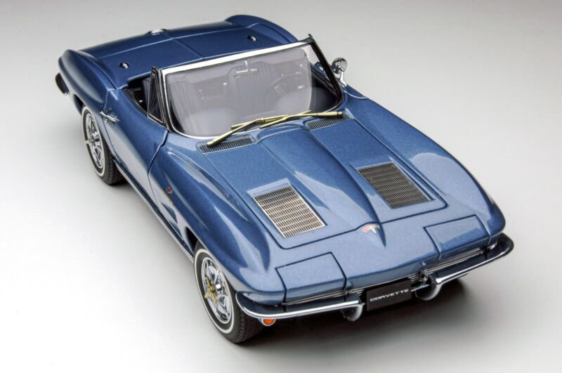1/18 AUTOart Chevrolet Corvette C2 Sting Ray Convertible 1963 71192