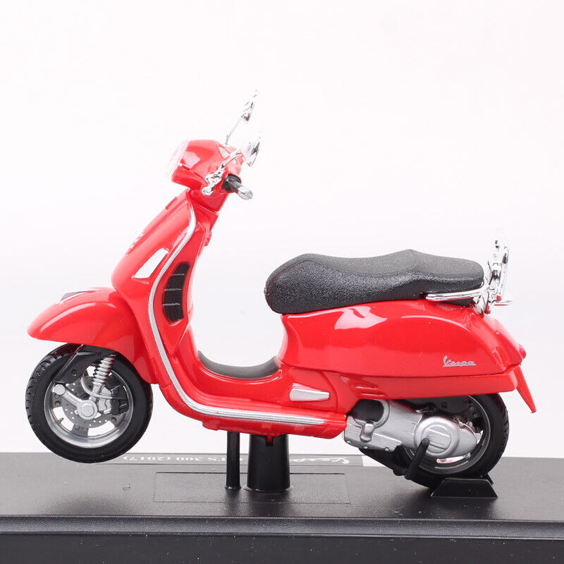 Maisto 1/18 Scale Vespa GTS 300 2017 Scooter motorcycle diecast model Red