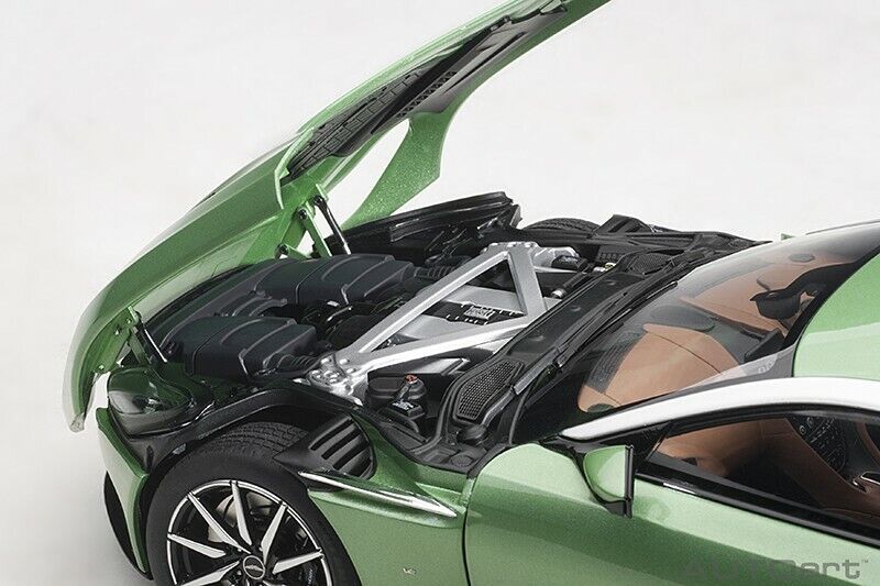 1/18 Autoart ASTON MARTIN DB11 APPLETREE GREEN