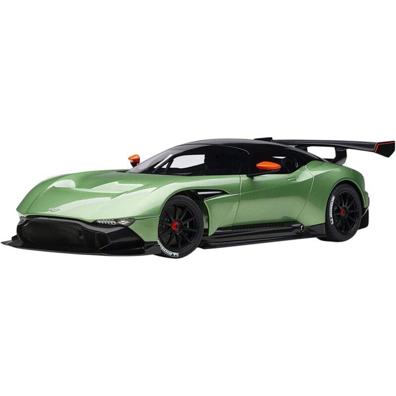 1/18 AUTOart Aston Martin Vulcan in Apple Tree Green 70263