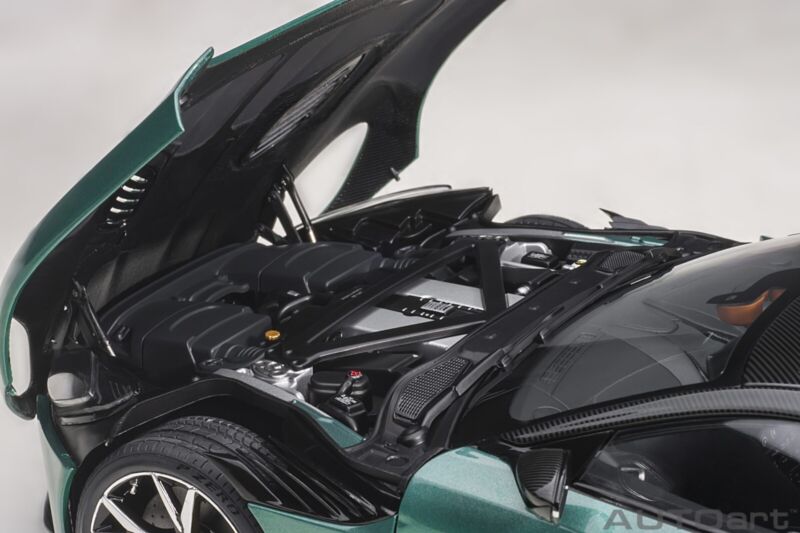 1/18 Autoart Aston Martin DBS Superleggera Aston Martin Racing Green