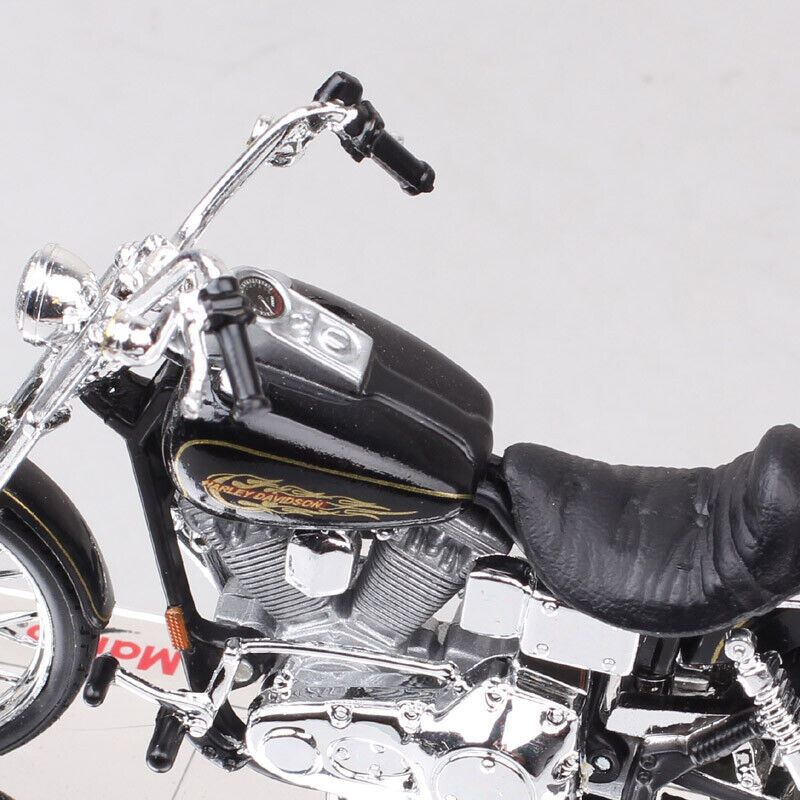 1/18 Maisto 1997 Harley Davidson FXDWG Dyna Wide Glide Model Motorcycle