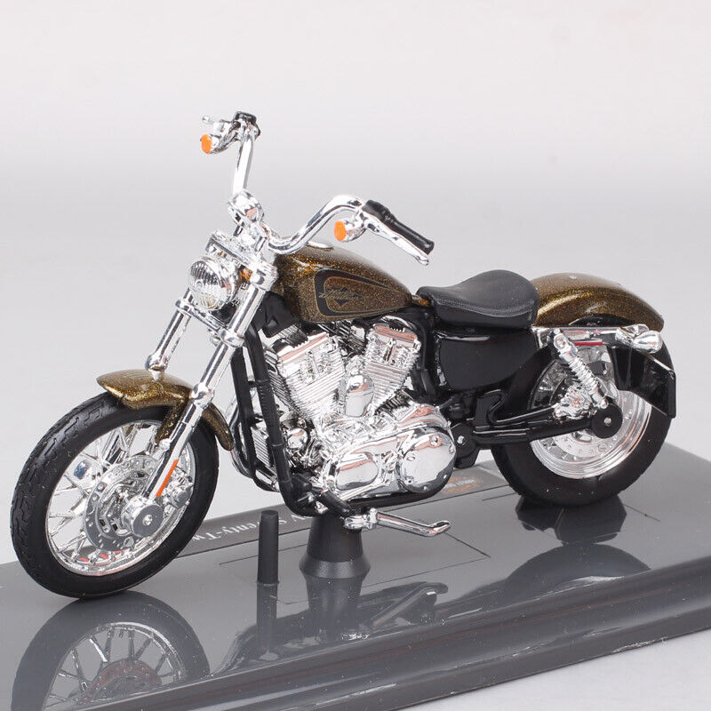 1/18 Maisto 2013 Harley XL 1200V 72 SEVENTY-TWO Model Motorcycle Chorme Gold