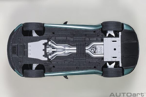 1/18 Autoart Aston Martin DBS Superleggera Aston Martin Racing Green