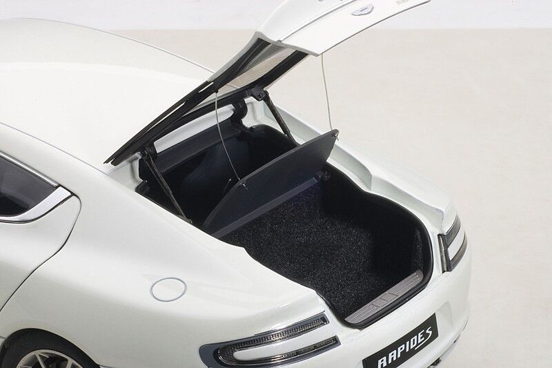 1/18 Autoart 2015 ASTON MARTIN RAPIDE S STRATOS WHITE