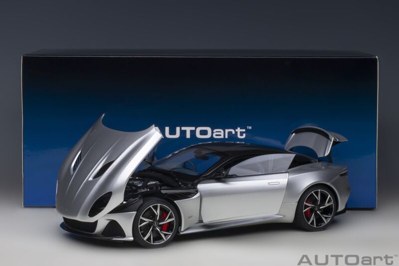 1/18 Autoart Aston Martin DBS Superleggera Lightning Silver